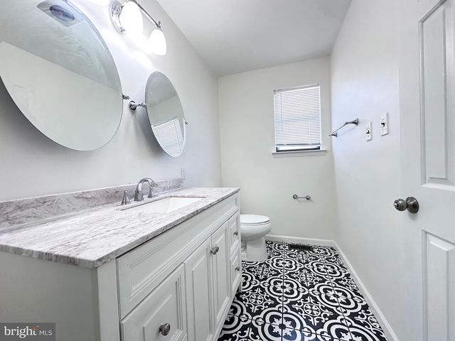 2 W HIGH RIDGE RD, Cherry Hill, NJ 08003