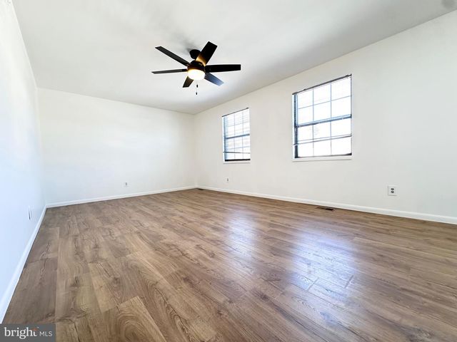 2 W HIGH RIDGE RD, Cherry Hill, NJ 08003