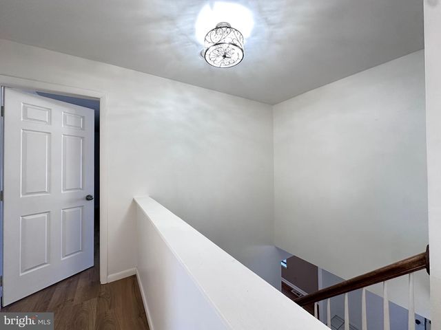 2 W HIGH RIDGE RD, Cherry Hill, NJ 08003