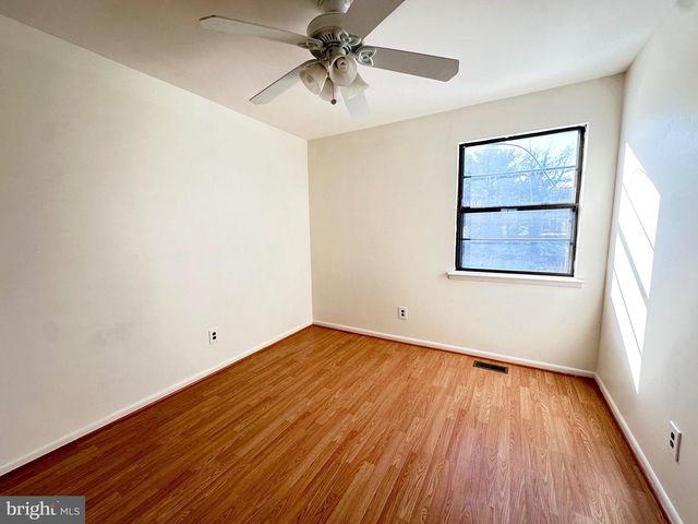 2 W HIGH RIDGE RD, Cherry Hill, NJ 08003