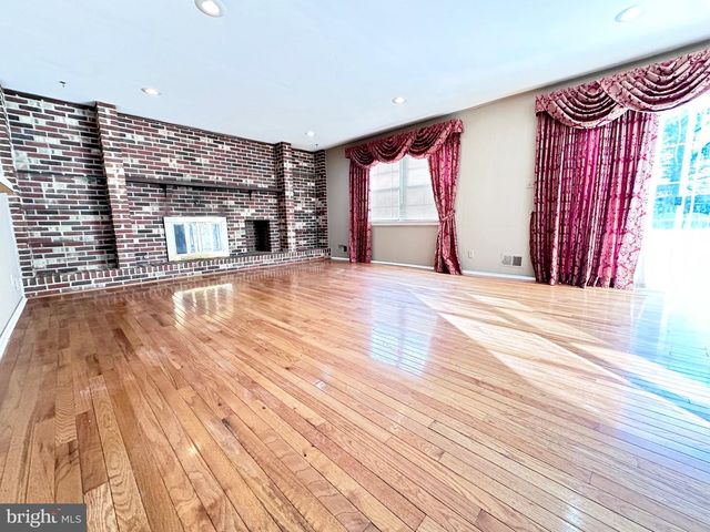 2 W HIGH RIDGE RD, Cherry Hill, NJ 08003