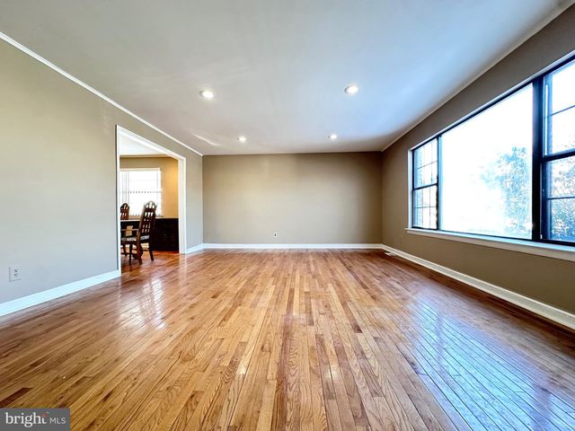 2 W HIGH RIDGE RD, Cherry Hill, NJ 08003