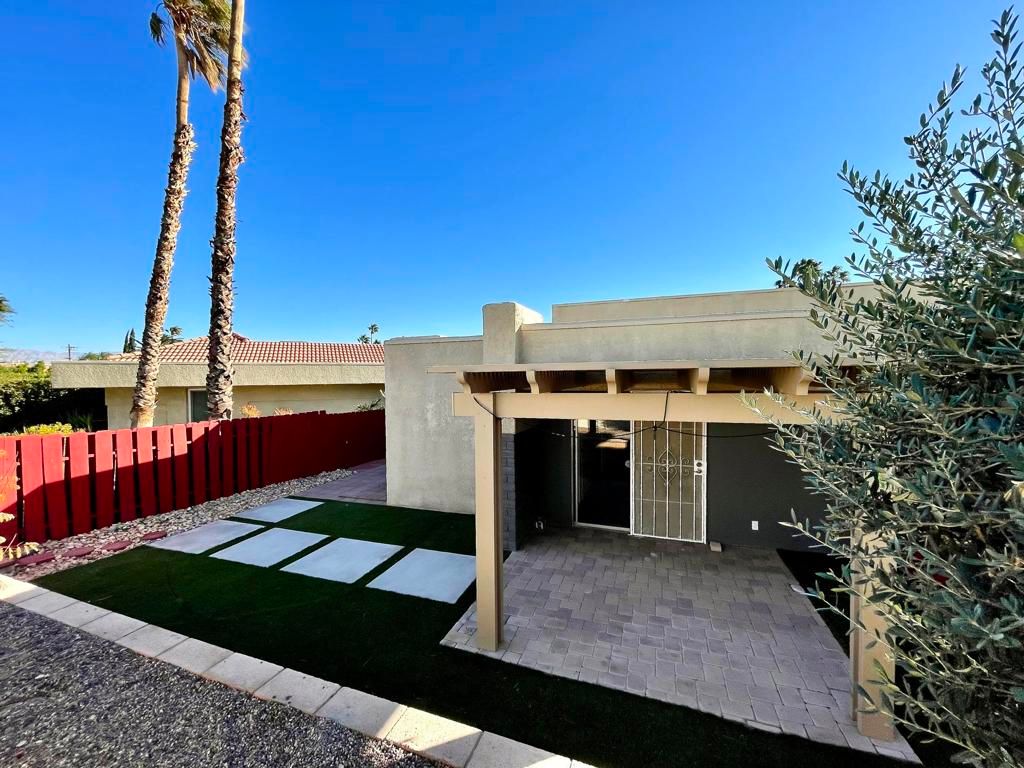3067 Sunflower Circle E, Palm Springs, CA 92262