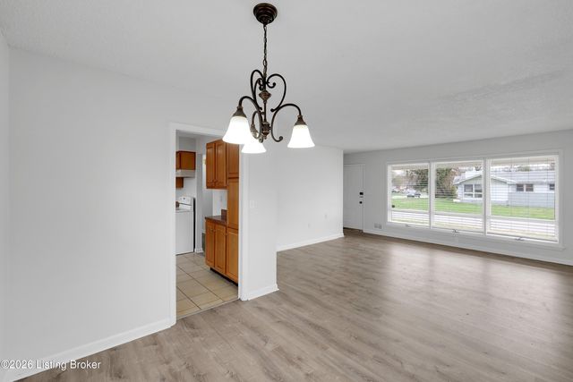 4034 Addison Ln, Louisville, KY 40216