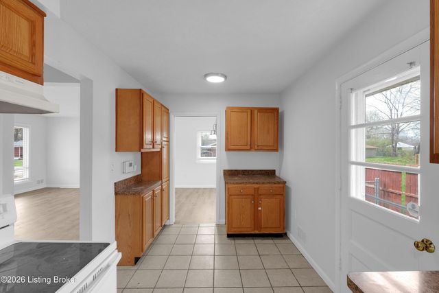 4034 Addison Ln, Louisville, KY 40216