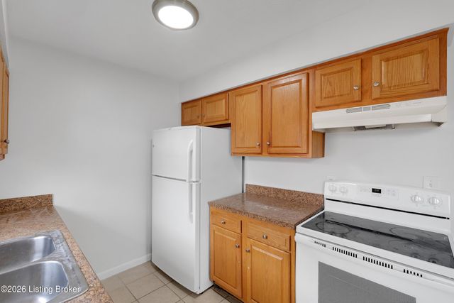 4034 Addison Ln, Louisville, KY 40216