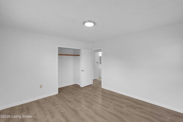 4034 Addison Ln, Louisville, KY 40216