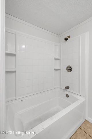 4034 Addison Ln, Louisville, KY 40216