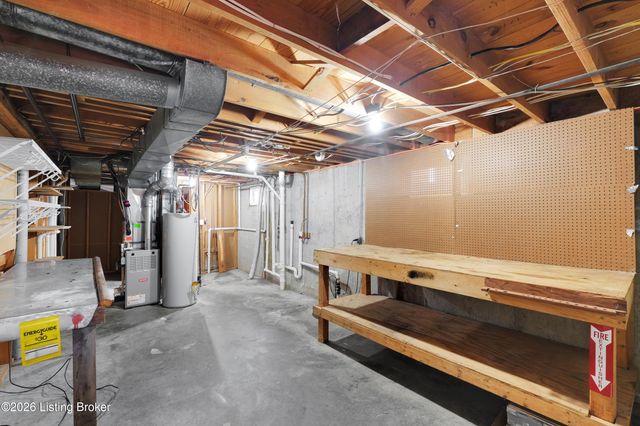 4034 Addison Ln, Louisville, KY 40216