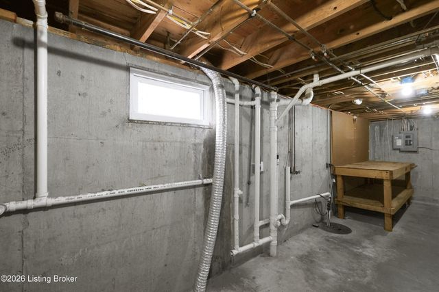 4034 Addison Ln, Louisville, KY 40216