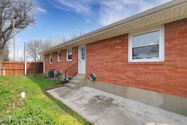4034 Addison Ln, Louisville, KY 40216