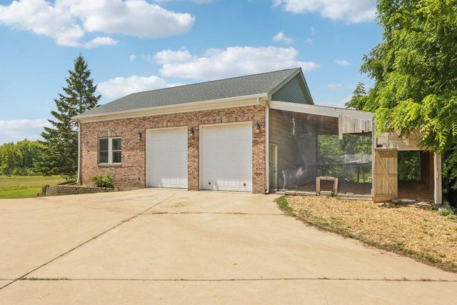 3202 Crossway ROAD, Burlington, WI 53105