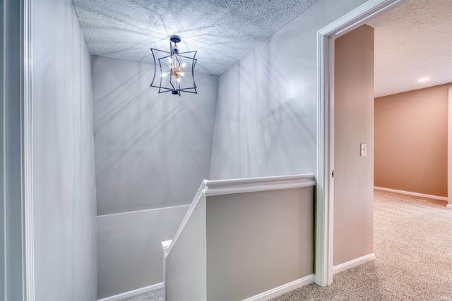 2645 Oak Hill Road, Evansville, IN 47711