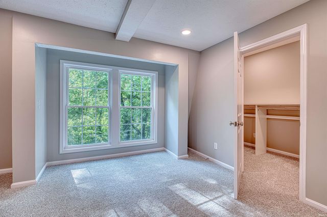 2645 Oak Hill Road, Evansville, IN 47711