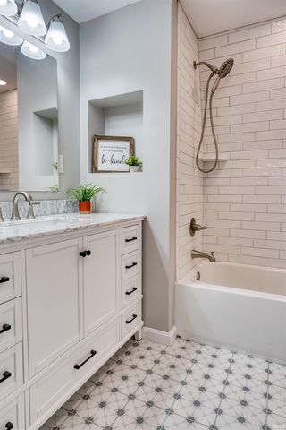 2645 Oak Hill Road, Evansville, IN 47711