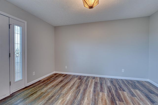 2645 Oak Hill Road, Evansville, IN 47711