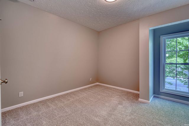 2645 Oak Hill Road, Evansville, IN 47711