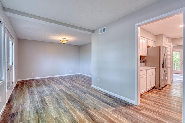 2645 Oak Hill Road, Evansville, IN 47711