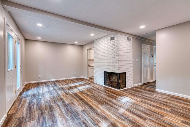 2645 Oak Hill Road, Evansville, IN 47711