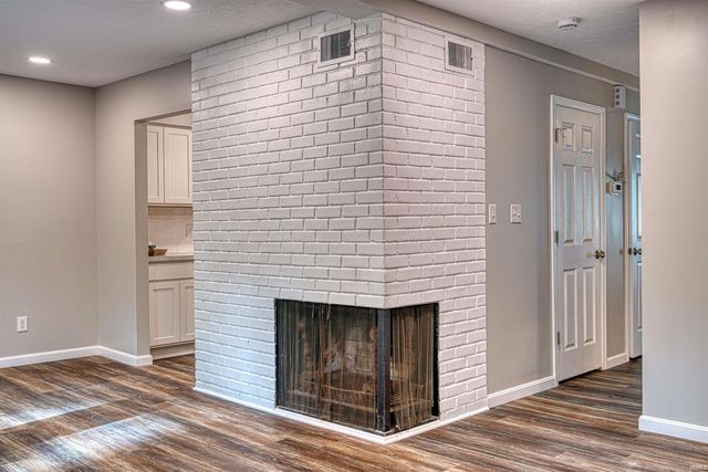2645 Oak Hill Road, Evansville, IN 47711