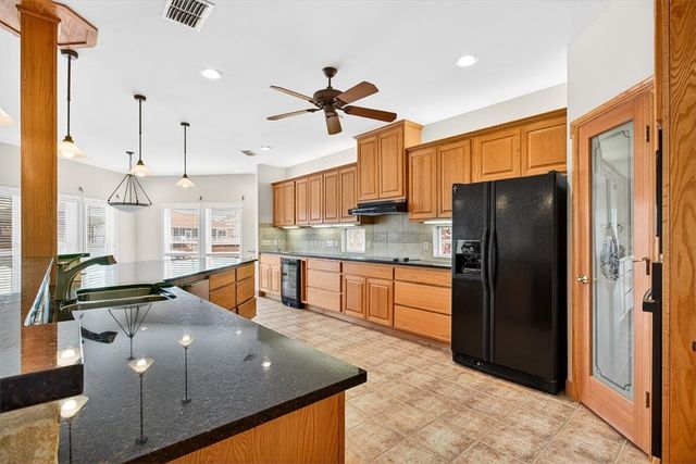 131 Sea Mist Dr, Aransas Pass, TX 78336