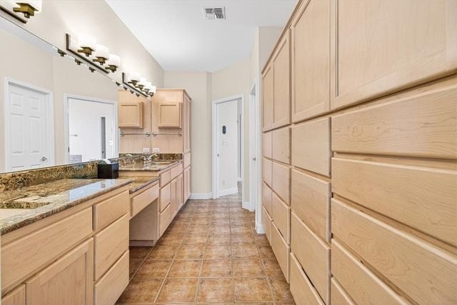 131 Sea Mist Dr, Aransas Pass, TX 78336