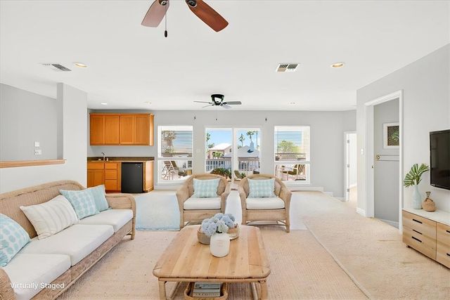 131 Sea Mist Dr, Aransas Pass, TX 78336