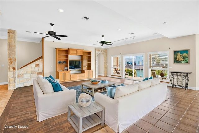 131 Sea Mist Dr, Aransas Pass, TX 78336