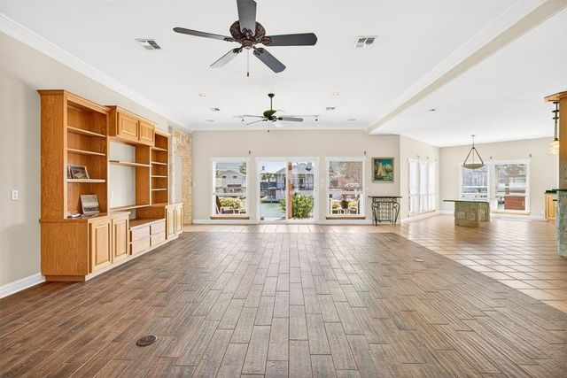131 Sea Mist Dr, Aransas Pass, TX 78336