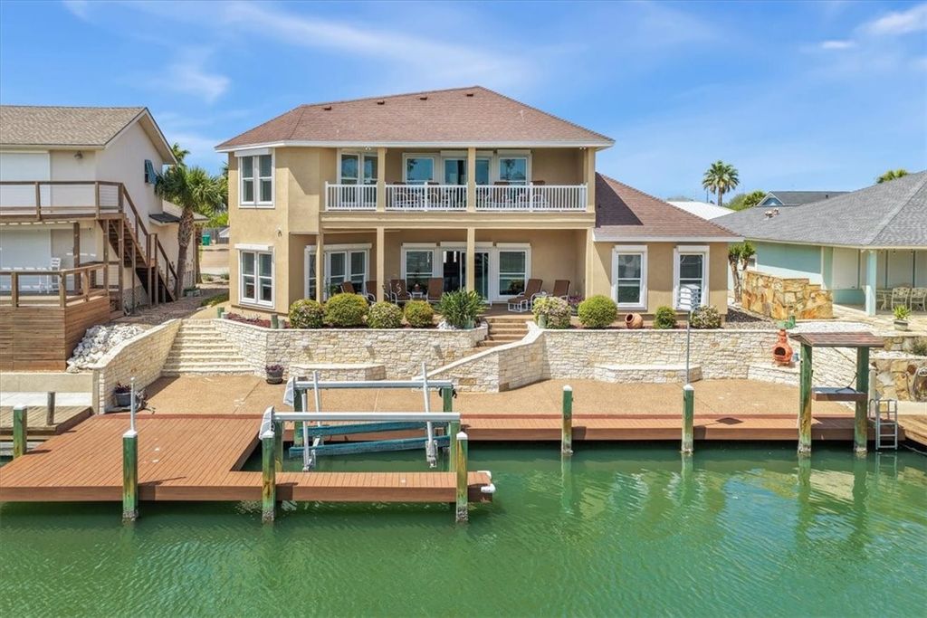 131 Sea Mist Dr, Aransas Pass, TX 78336