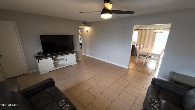 7521 W Flower Street, Phoenix, AZ 85033