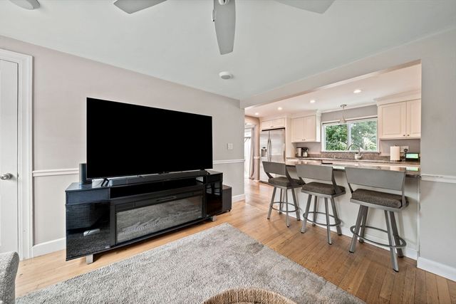 78 Doris Dr, Abington, MA 02351