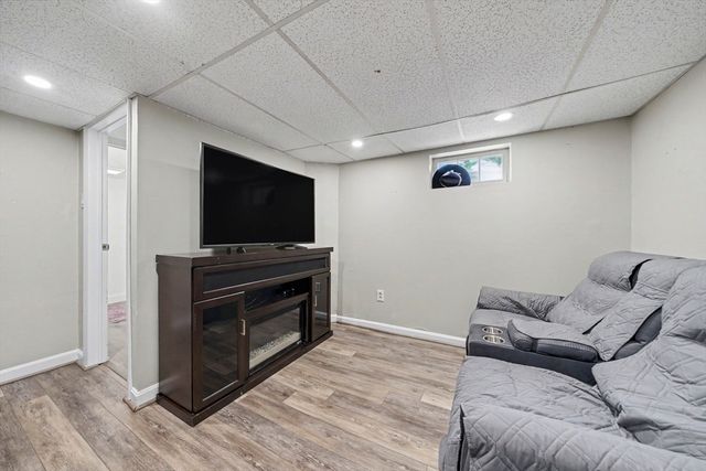 78 Doris Dr, Abington, MA 02351