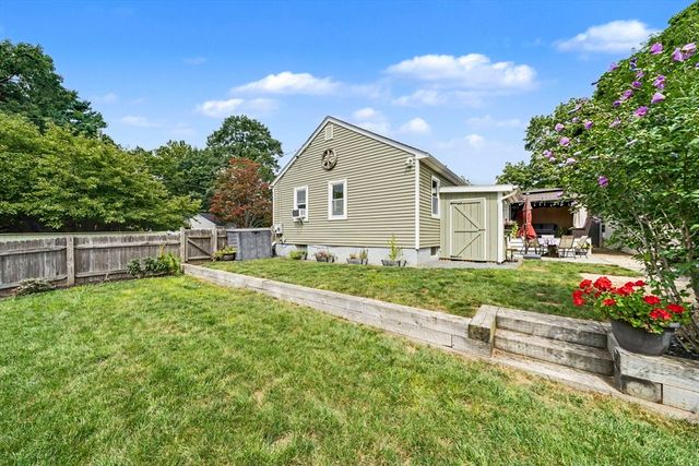78 Doris Dr, Abington, MA 02351