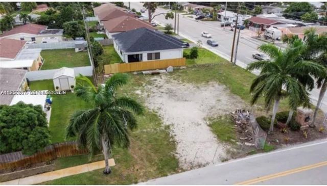 4861 Peters Rd, Plantation, FL 33317