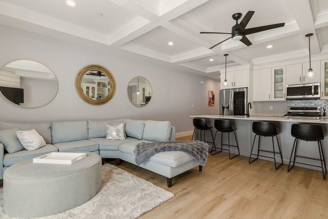 114 Saratoga Way Unit 2, Portsmouth, NH 03801