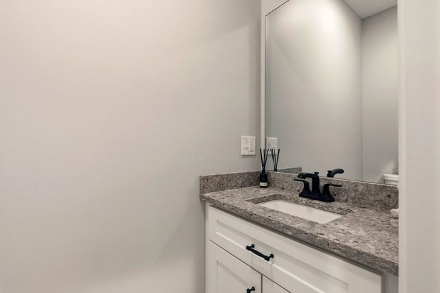 114 Saratoga Way Unit 2, Portsmouth, NH 03801