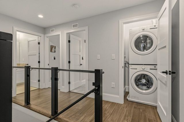 114 Saratoga Way Unit 2, Portsmouth, NH 03801