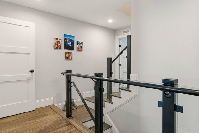 114 Saratoga Way Unit 2, Portsmouth, NH 03801