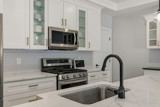 114 Saratoga Way Unit 2, Portsmouth, NH 03801