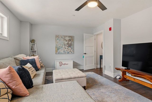 114 Saratoga Way Unit 2, Portsmouth, NH 03801