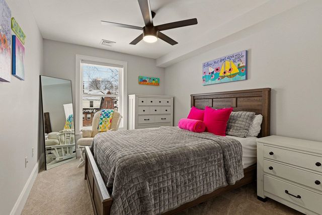 114 Saratoga Way Unit 2, Portsmouth, NH 03801