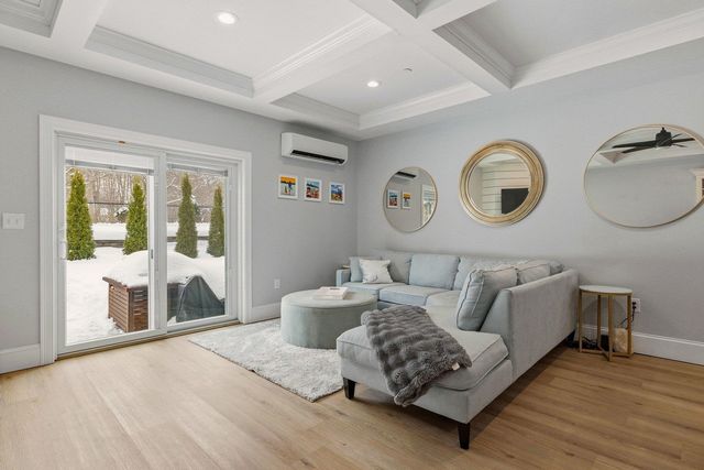 114 Saratoga Way Unit 2, Portsmouth, NH 03801