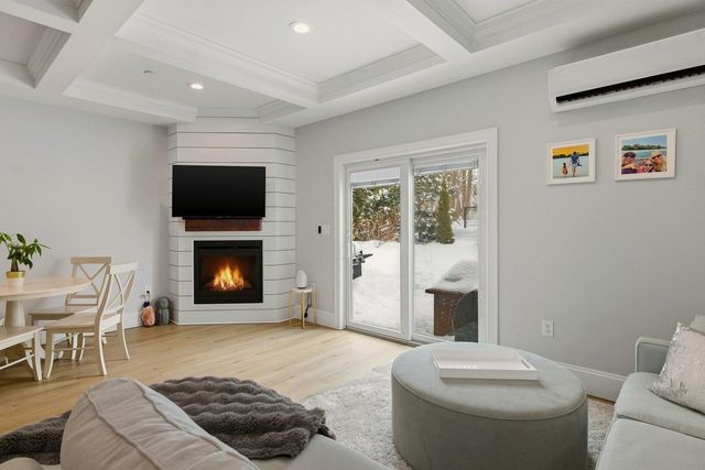 114 Saratoga Way Unit 2, Portsmouth, NH 03801