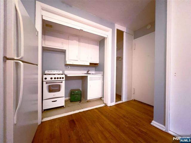 3020 Edwin Avenue 4D, Fort Lee, NJ 07024