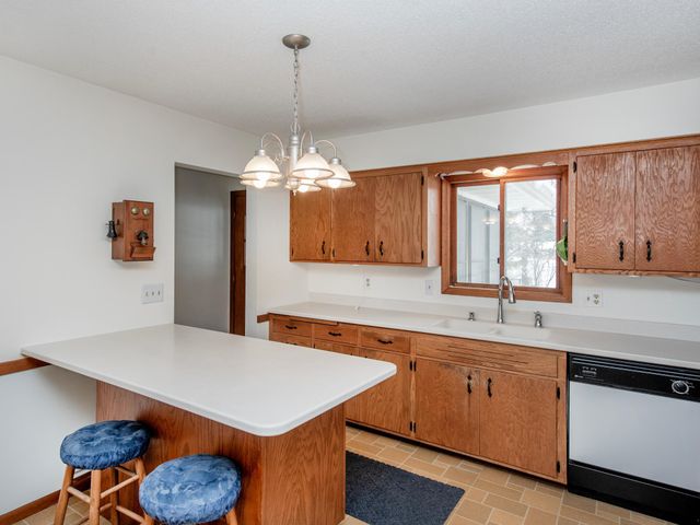 1769 Serpentine Drive, Eagan, MN 55122