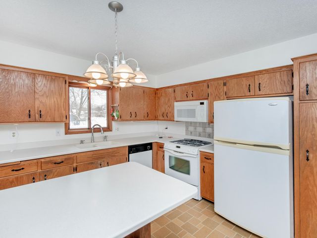 1769 Serpentine Drive, Eagan, MN 55122