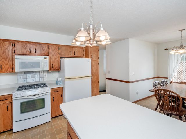 1769 Serpentine Drive, Eagan, MN 55122