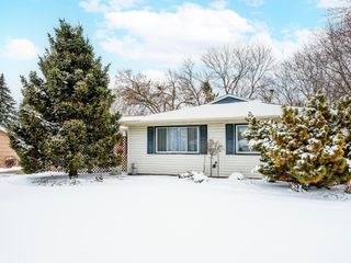 1769 Serpentine Drive, Eagan, MN 55122