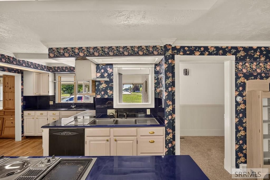 Image 14 of property listing at 1355 S Shilling Avenue, Blackfoot, ID 83221